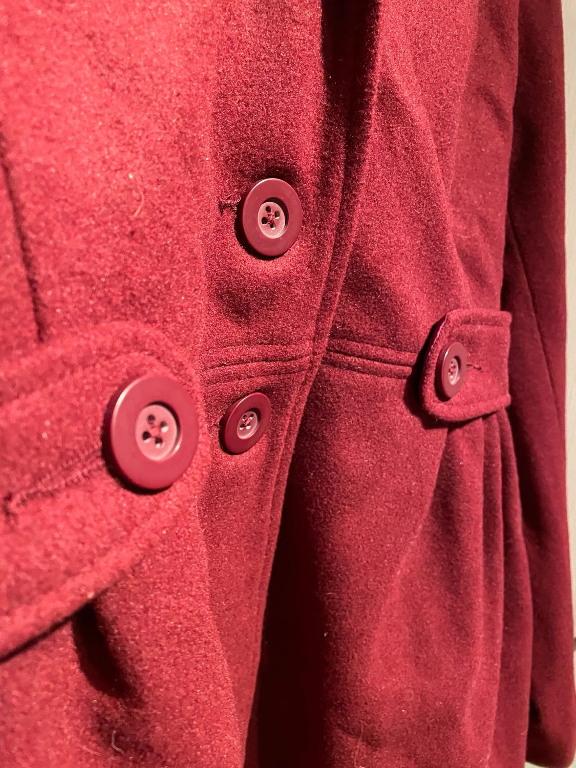 Ullkappa i vinröd färg - 90