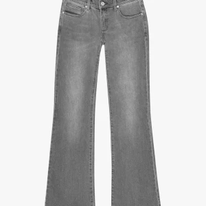 Abrand Low Boot - Bootcut jeans från Abrand🩷 säljer då jag inte använt de alls mycket. Köpte för 1000 kr men säljer mkt billigare då jag inte använder de längre!  😻kontakta mig för fler bilder, skicket är superbra