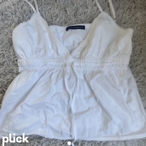 Brandy Melville topp - En super fin brandy topp som tyvärr blivit för liten, använt Max 3 gånger