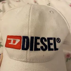 En keps från diesel som är i bra skick!