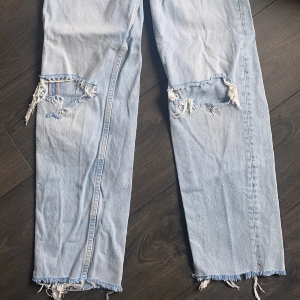 Jeans i storlek 34, från Nelly. Jeans & Byxor.