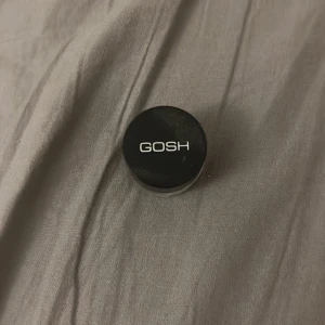 Effect powder poudre effet - använd 2 gånger. tar ett pris som e mindre än vad ja tror den kostar (fick den i nån dyr kalender)