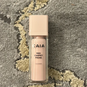 Caia primer - Ny primer från Caia, aldrig använd,  Light to medium.