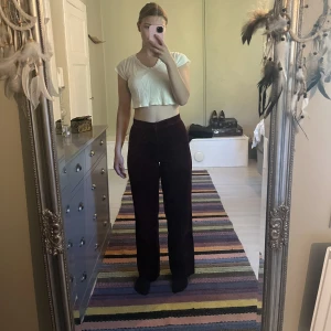 Sammets brallor - Vinröda vintage sammetsbrallor. Skriv så skickar jag tydligare bild