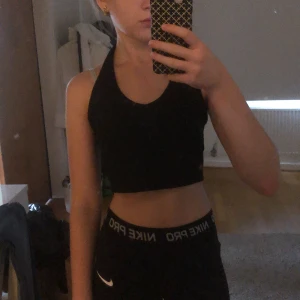 Topp från shein  - Säljer denna topp från shein i storlek xs och den är i bra skick. Säljer för 50kr + frakt 💗