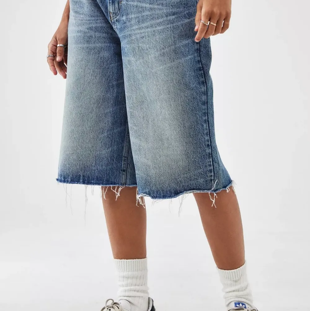 Jeans shorts without tag from urban outfitters(sold out) size 27 . Not my size . Shorts.