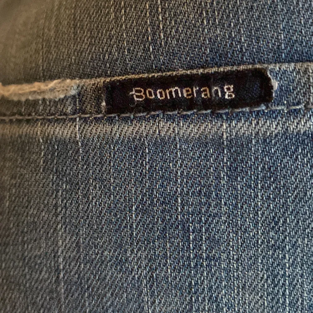 Säljer mina lågmidjade jeans. De är i storlek W29 L32 men sitter mer som en 36-38. Sitter bra i längd för mig som är runt 168.. Farkut & Housut.