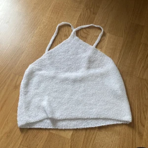 Topp  - Jättefint somrig topp. Aldrig använd. 