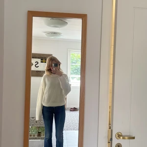 Stickad tröja - Stickad benvit tröja från Nelly. Inga skavanker