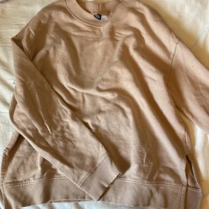  Rosa tröja från hm - Den är i storlek M