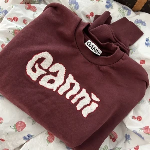 GANNI SWEAT - Jättefin ganni sweatshirt använd 1-3 gånger stl s ❤️