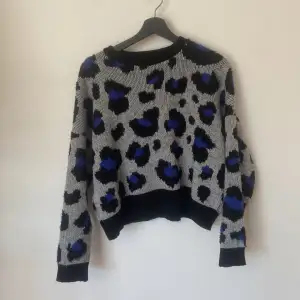 Leopardmönstrad stickad tröja från primark! Passar även S
