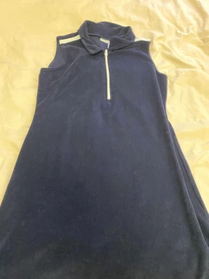 Klänning  - Klänning 