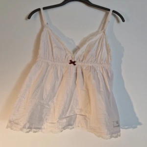 Linne Odd Molly  - Super sött linne från Odd Molly! Ljus rosa, i storlek S och mycket bra skick! Knappt använd! 