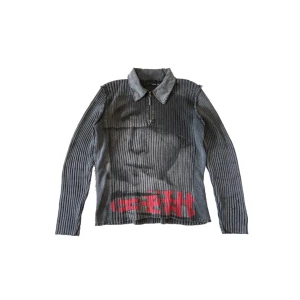 vintage stickad tröja - 100% bomull, ok skick (några mindre hål och allmänt slitage)  mått: (längd: 71 cm) / (bröst: 56 cm) / (ärmlängd: 65 cm)