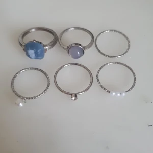 Smycken - Säljer lite blandat!!! Ringar, örhängen och smyckestillbehör🌟 10 kr/ styck på ALLT
