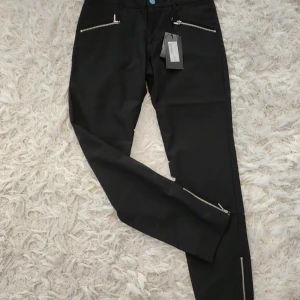 Dam byxor - Helt ny byxor STOCKHOLM!!!
