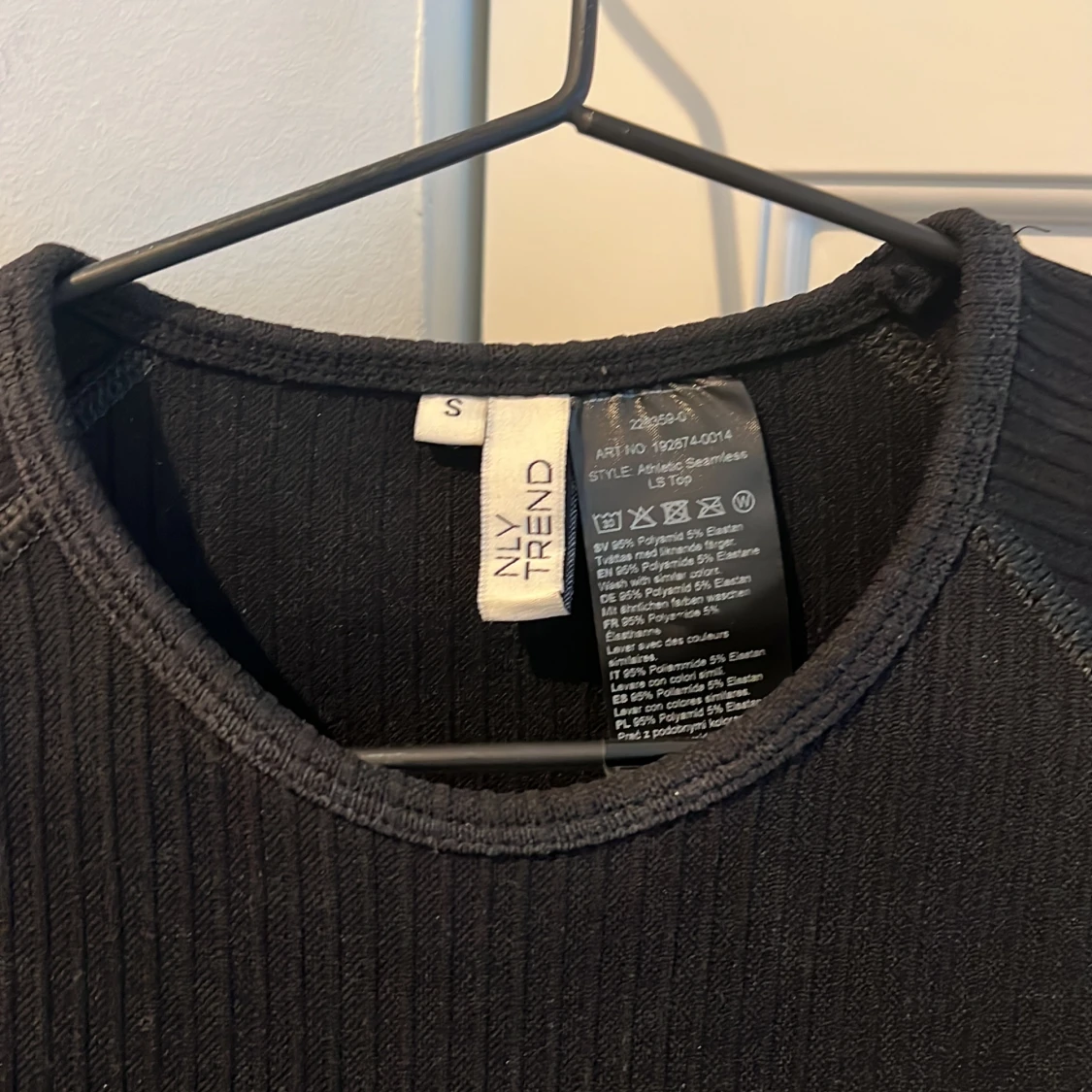 Tight träningstopp Nelly.com - 90