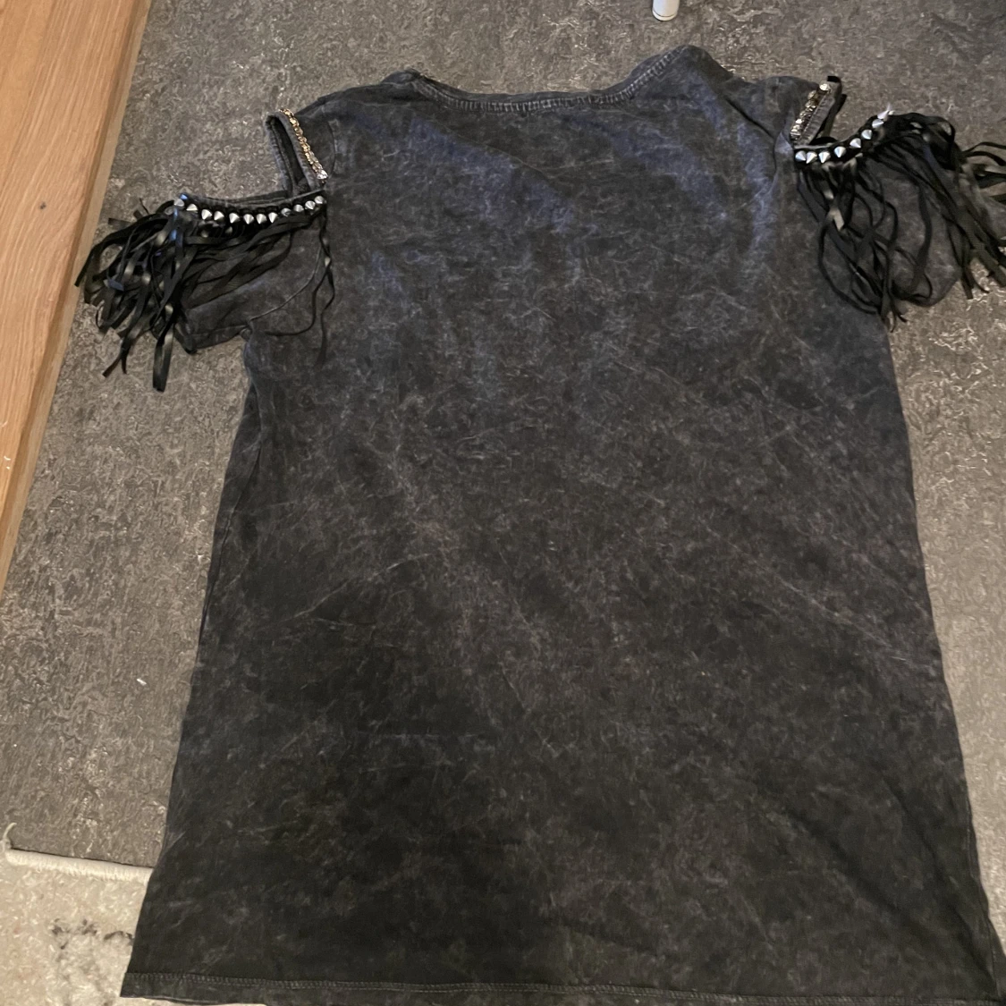 Grå/svart tröja  - 90