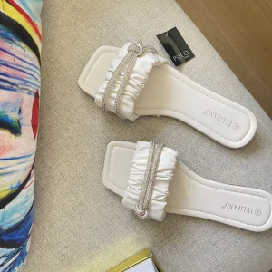 🥰🥰 - Aldrig använt, inte riktigt min stil!! Är storlek 40 men skulle själv säga att det är 37-38🥰