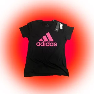 Träningströja - Helt ny adidas tröja med neonrosa tryck!!!  🩷🩷