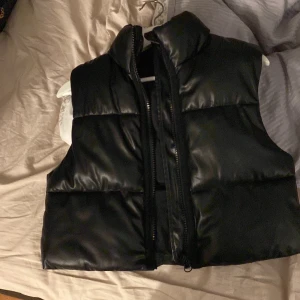 Väst från zara  - Väst från zara 