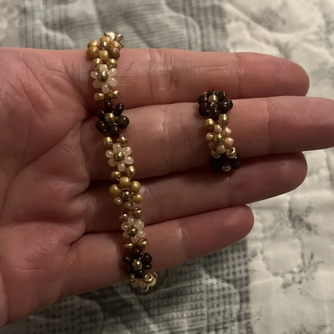 Blomarmband och ringarmband