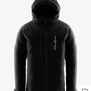 Sailracing pole  - Hejsan vill sälja min jacka har använt den 1 vinter och har tröttnat 9000kr Nypris  Vill ha 3500kr kvitto finns 