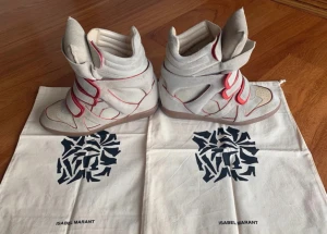 Isabel marant skor  - Isabel marant skor i storlek 38 ❤️💕🌟 dem är som nya dustbags kommer med ❤️💕 frakten kosta 109kr , eller om ni vill mötas upp måste ni betala hälften inann för att jag har blivit lurad många gånger ❤️🌟💕