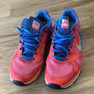 Nike träningsskor - Nike Dual Fusion träningsskor. Storlek 40