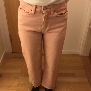 Rosa jeans  - Fint skick säljer för dom är för små