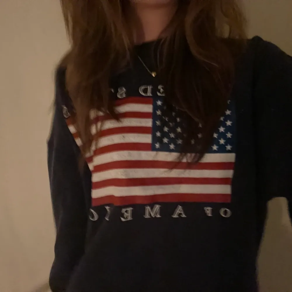 Skitsnygg och skön vintage hoodie!💞Säljer då den inte kommer till användning<33kontakta för fler frågor💘💘. Hoodies.