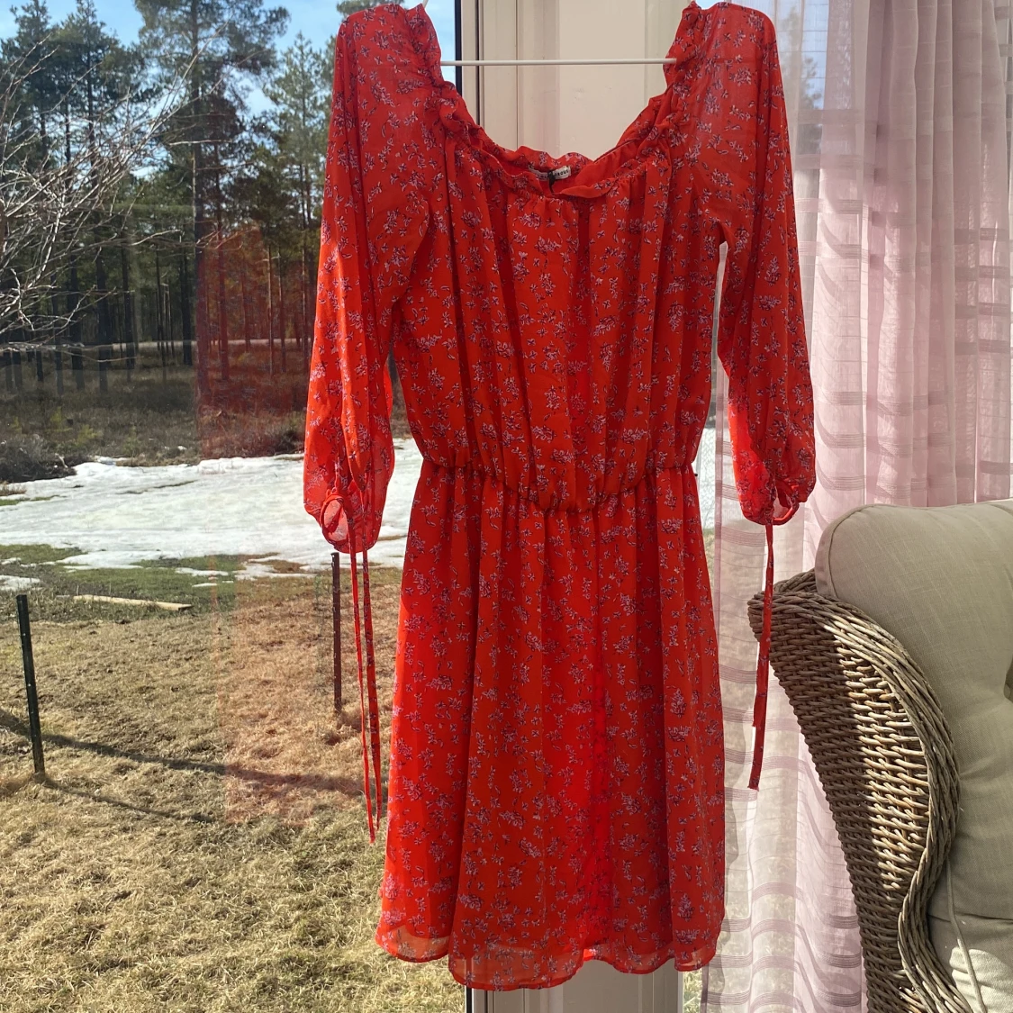 Nelly off shoulder klänning  - 90