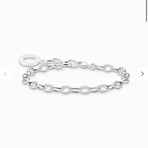 Berlockarmband - Fint armband från Thomas Sabo! ENBART armbandet, men har en berlock till som ligger ute. 925 sterlingsilver. Köpt för 549-599kr! Lite osäker på storlek, men går att knäppa i alla ”hål”.