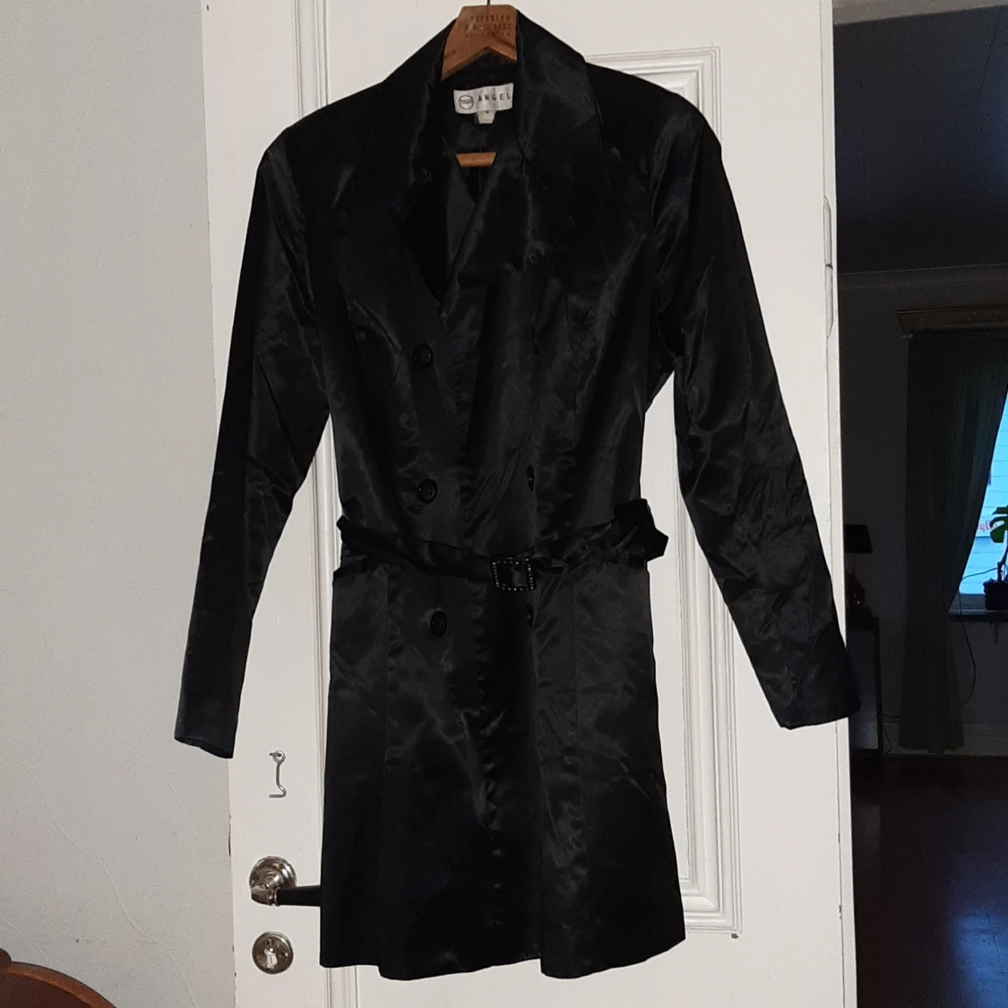 Svart trenchcoat  - 90