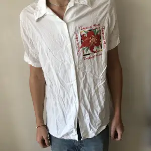 Kortärmad sommarskjorta med kubansk krage 