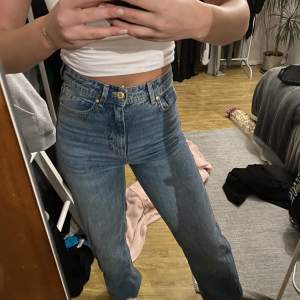 Sååå fina och passforma jeans från Zara 💙 Storlek S (36)