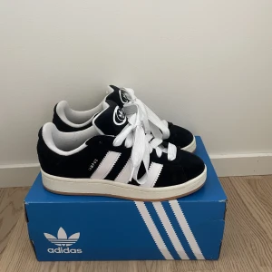 Campus 00 - Säljer mina campus 00 då dom är lite förstora. Använda fåtal gånger så fortfarande bra skick. Storlek 39