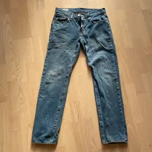 Använda Levis jeans som blivit för små