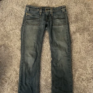 Disel jeans - Jätte fina låg midjade jeans, storlek 27. Priset går att diskutera på