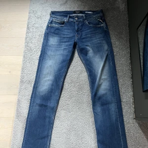 Replay jeans - Säljer dessa Replay grover jeans i nyskick. Skriv för frågor eller funderingar 
