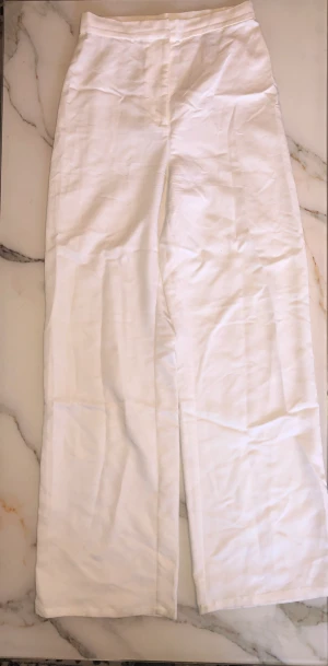 Fina vita kostym byxor  - High waisted. Bra skick. Str 34