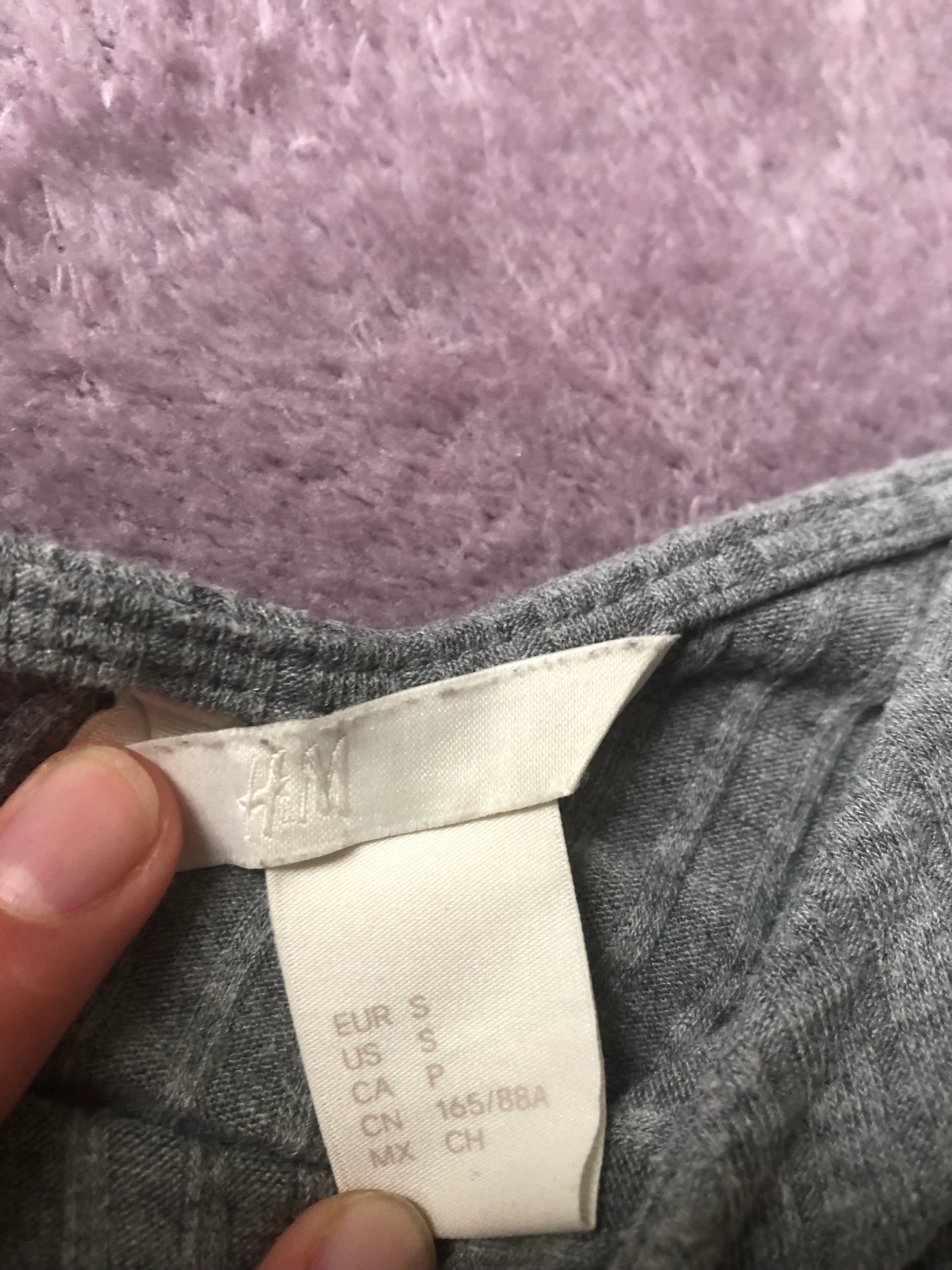 En armat grått linne  - 90