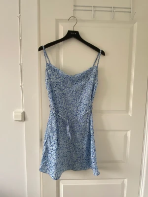 Klänning - 💙💙