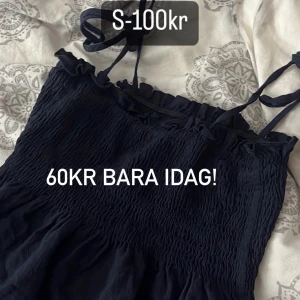 Topp - Info står på bilden och bilden är tagen från mitt insta konto där jag säljer kläder och annat men tänkte lägga ut allt här också!! 