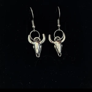 Tjurörhänge kort  - Tjurörhänge kort 