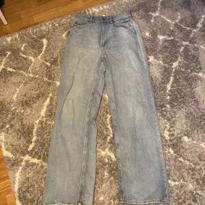 Ett par fina hm jeans utan defekter☺️👍🏻skriv för mer info