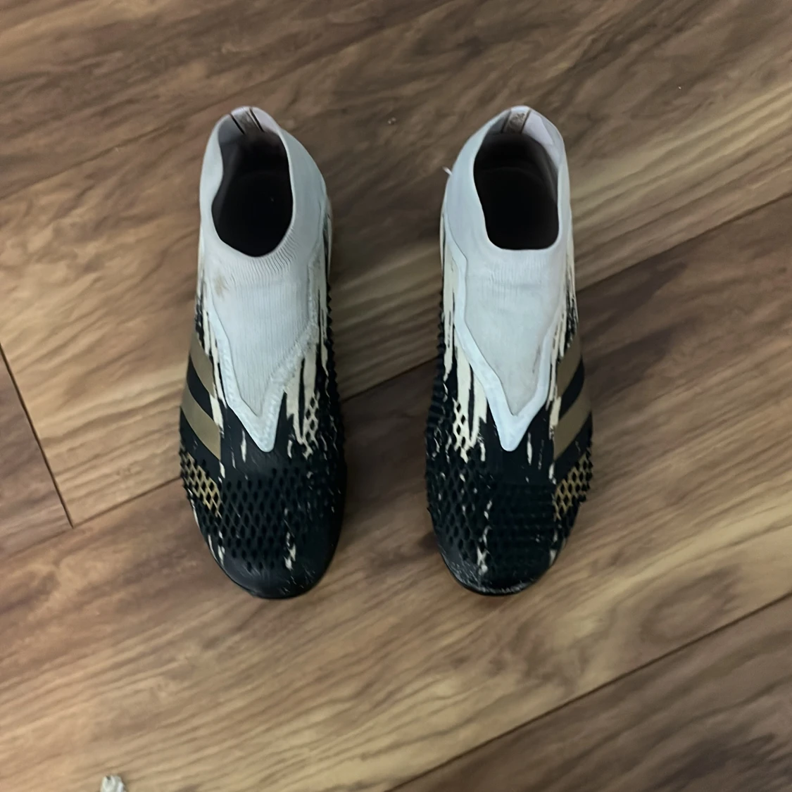 Adidas predator fotbollsskor i storlek 36 - 90