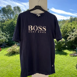 Märkes t-shirts  - Hugo boss raffe och Tommy hilfiger t-shirts