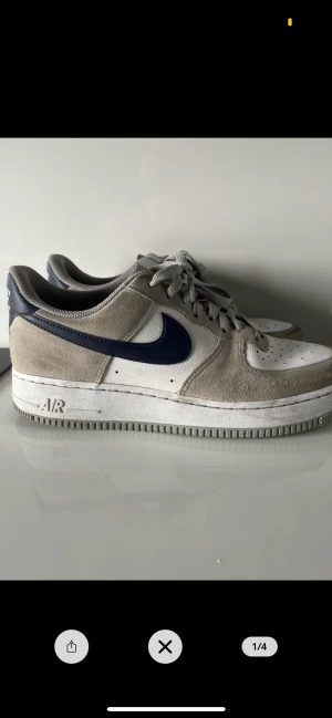 Nike Air Force 1  - Dem är i bra skick och går att använda direkt 
